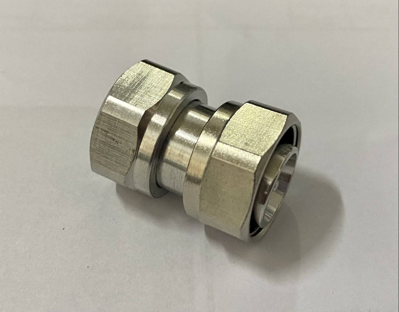 4.3-10 uros / 4.3-10 uros adapteri 50 ohm.