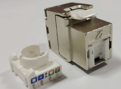 RJ45-liitin Cat6A STP, keystone, suojattu, työkaluton, pölysuojalla, Bulk pakattu
