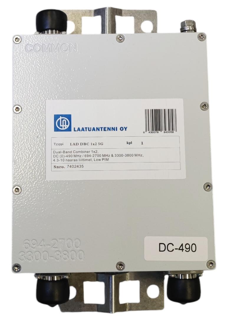 Dual-Band Combiner 1x2, DC (0)-490 MHz / 694-2700 MHz & 3300-3800 MHz, 4.3-10 naaras liittimet, Low PIM